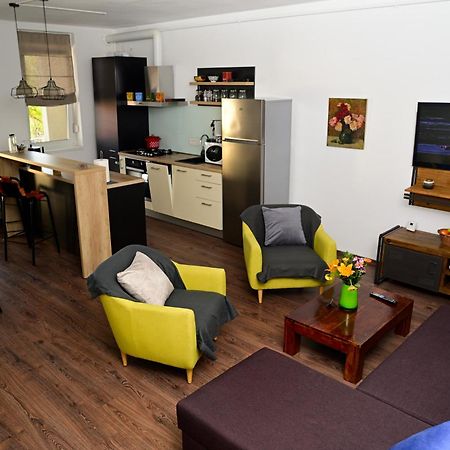 Mirvana Apartments Metheor Executive Suite Timisoara Ngoại thất bức ảnh