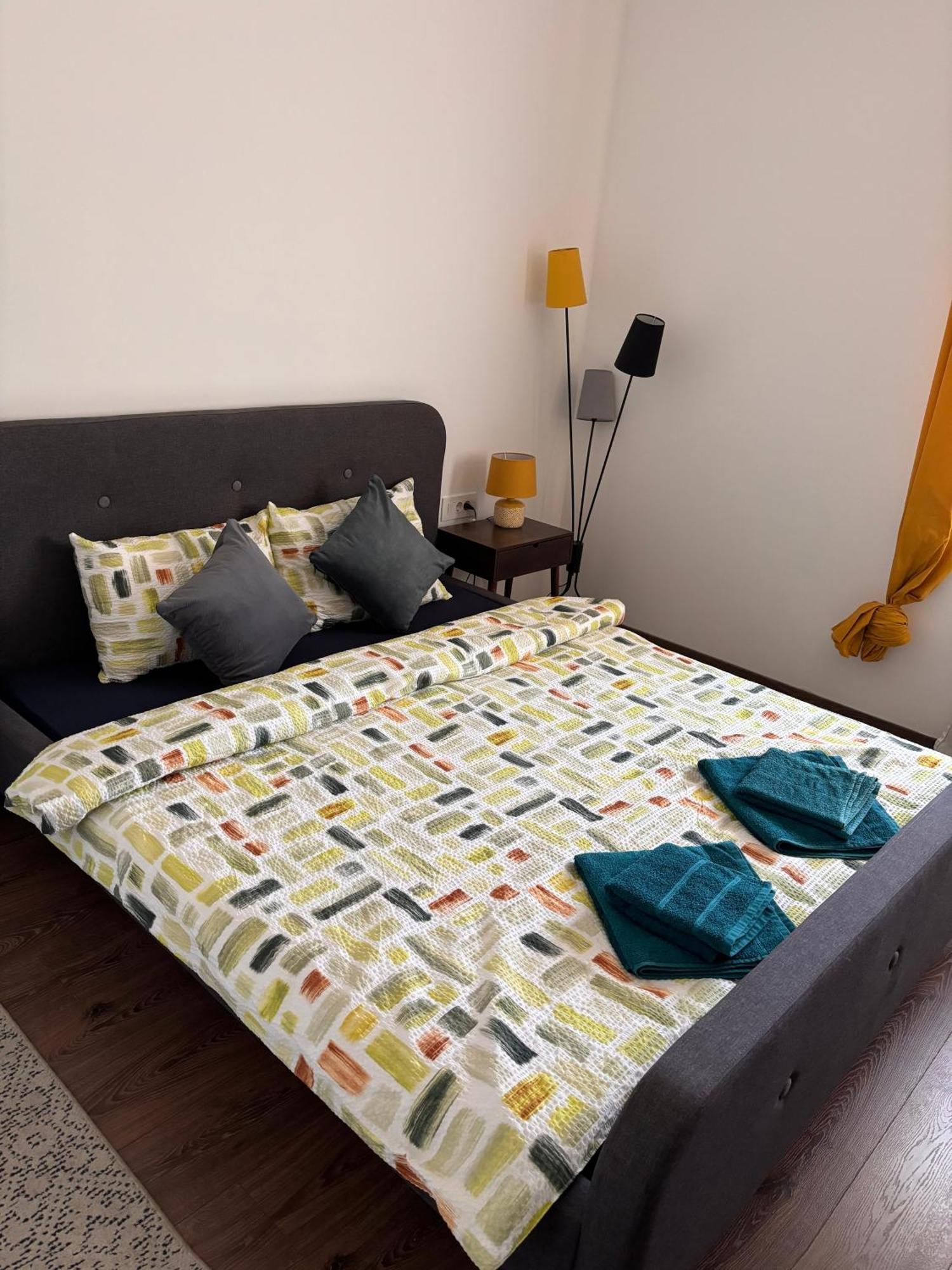 Mirvana Apartments Metheor Executive Suite Timisoara Ngoại thất bức ảnh