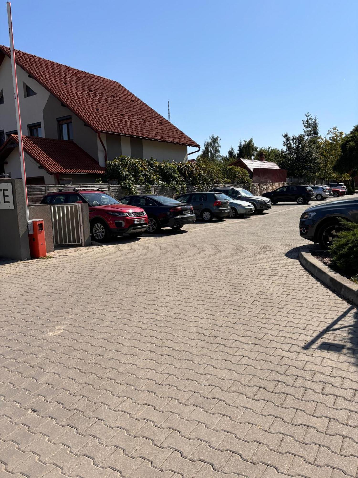 Mirvana Apartments Metheor Executive Suite Timisoara Ngoại thất bức ảnh